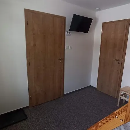 A Restaurace V Háji Pensión Loučná pod Klínovcem